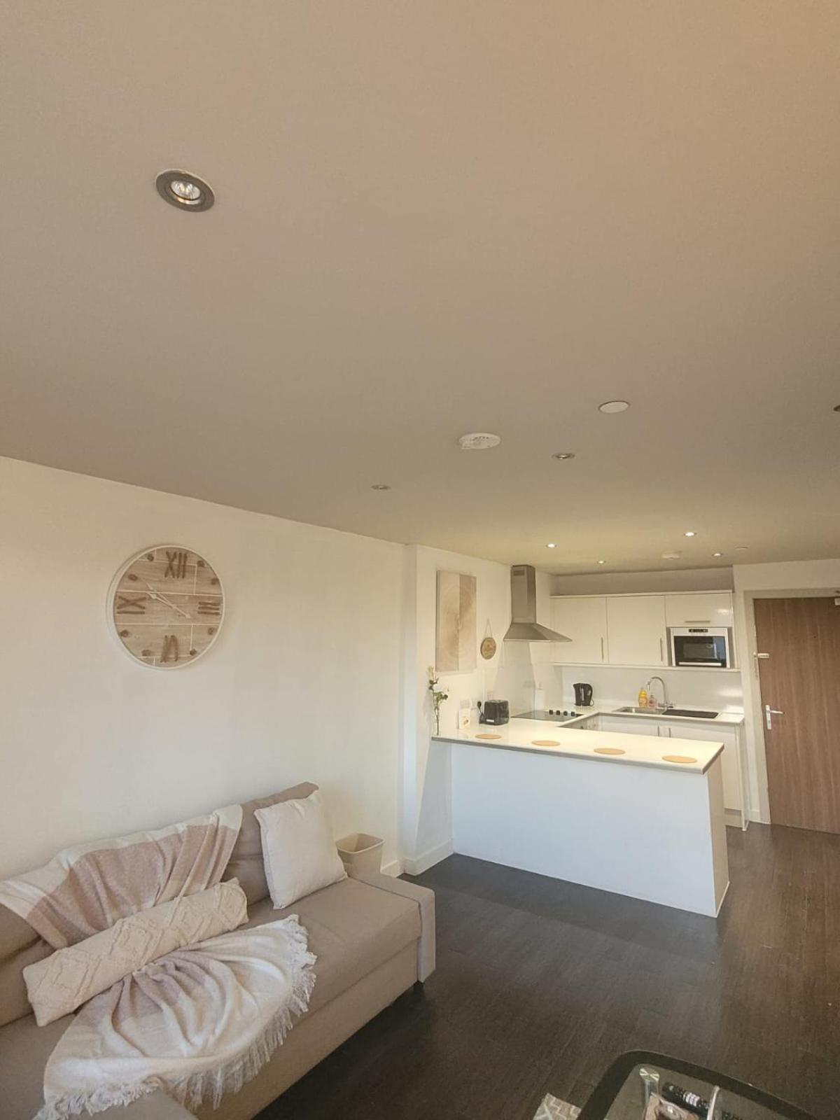 Norbury  Amazing London 1 Bedroom Flat In Astral House As18 מראה חיצוני תמונה
