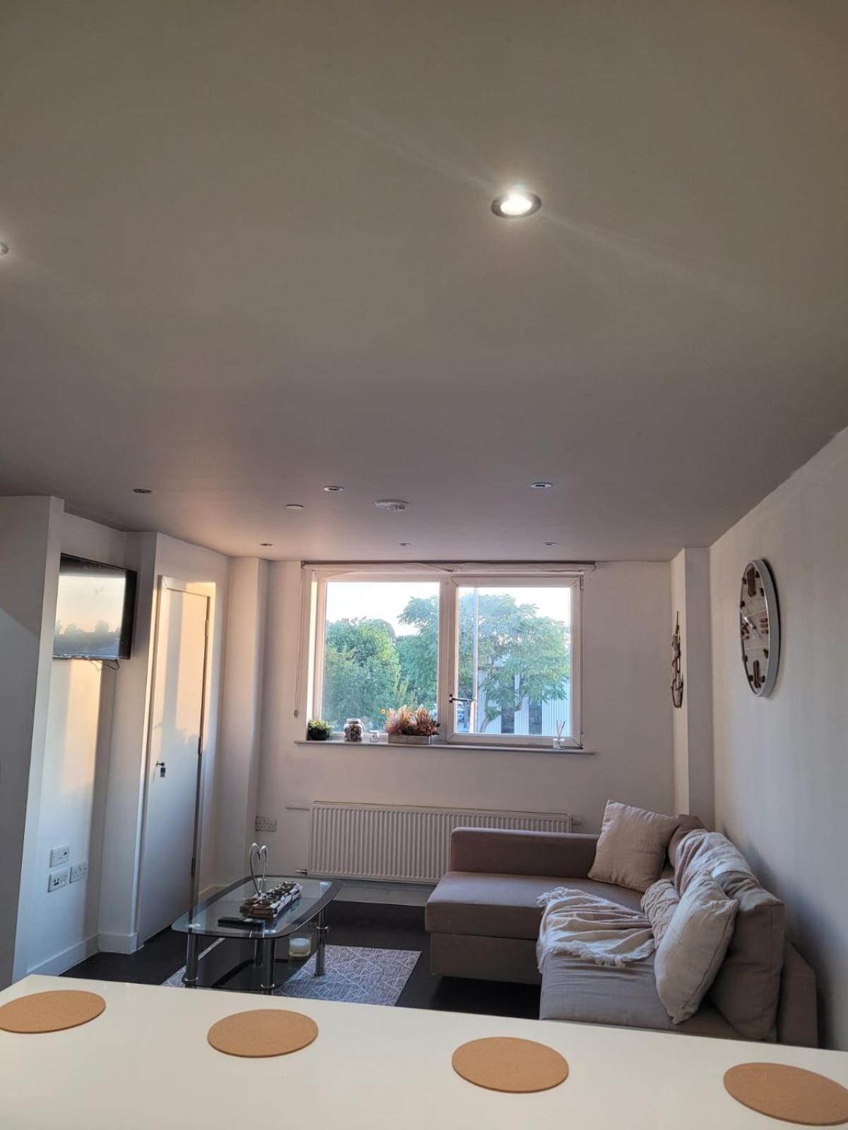 Norbury  Amazing London 1 Bedroom Flat In Astral House As18 מראה חיצוני תמונה